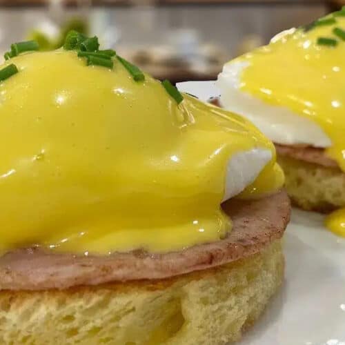 How to Make Eggs Benedict