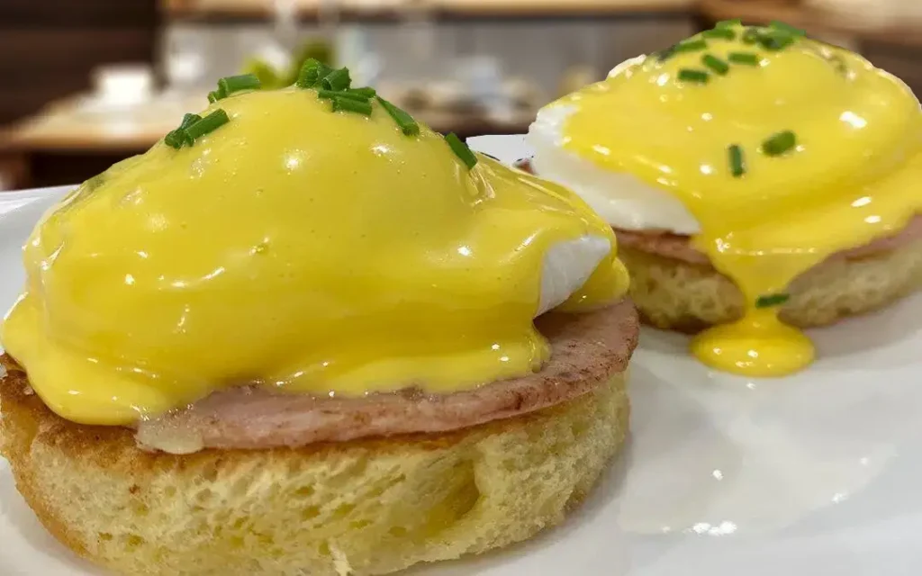 How to make Eggs Benedict recipe