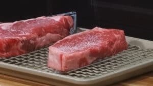 How to Cook the Perfect Steak - Seasoning and Aging the Steak