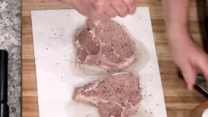 Juicy Pork Chops with Apple Sauce Seasoning the Pork Chops