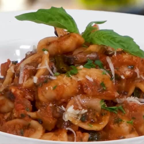 Hearty Vegetable Bolognese A rich, meaty flavor—without the me