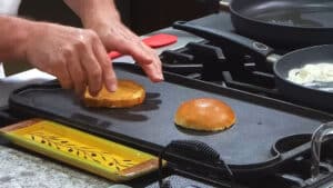 How to Make a Smash Burger - Toasting the Buns